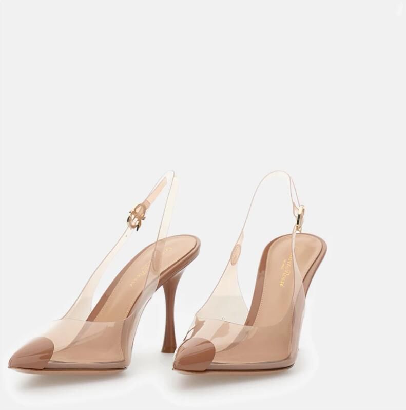 Gianvito Rossi Hoge hakken Diana 85 In Pvc Pumps Slingback in beige