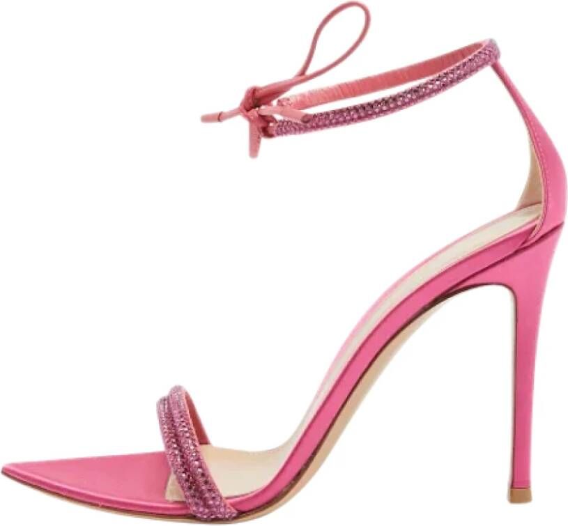 Gianvito Rossi Pre-owned Satin sandals Pink Dames