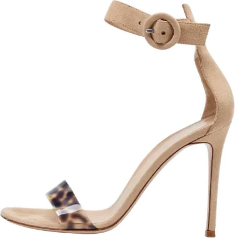 Gianvito Rossi Pre-owned Suede sandals Beige Dames