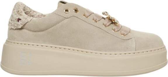Gio+ Beige Sneakers met Gouden Charme Veters