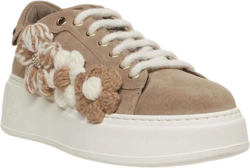 Gio+ Bruine Bloem Sneakers met Strass Details