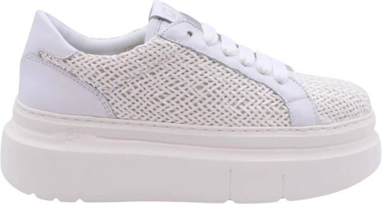 Gio+ Karabal Sneaker