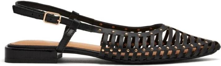 Gioseppo Geperforeerde leren sandaal met kleine studs