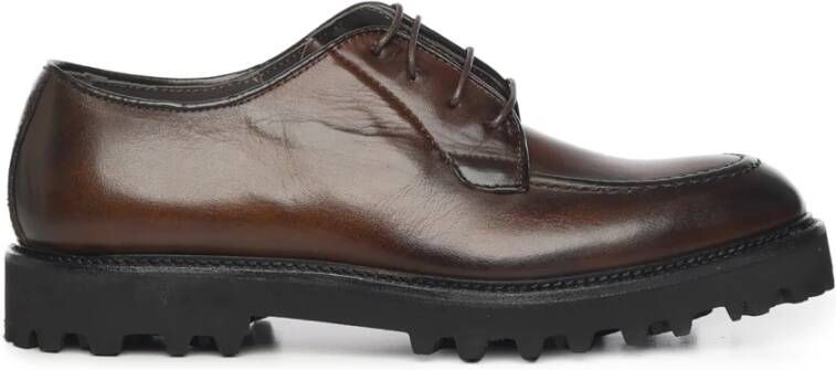 Giuliano Galiano Bruin leren veterschoenen