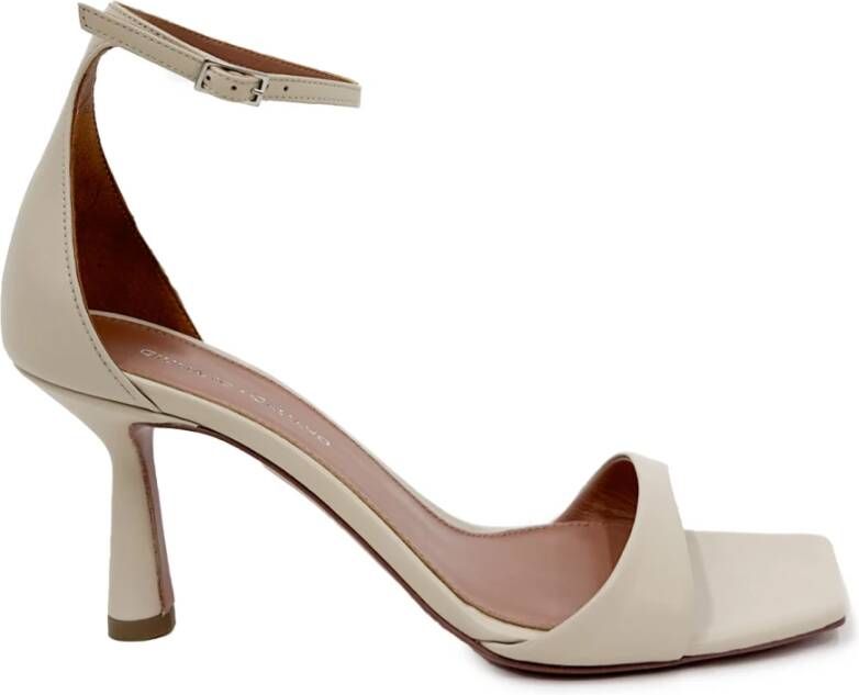 Giuliano Galiano Lina Kiss Kalfsleer Sandalen Beige Dames