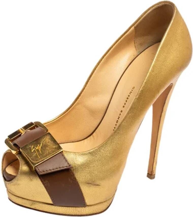 Giuseppe Zanotti Pre-owned Leather heels Yellow Dames