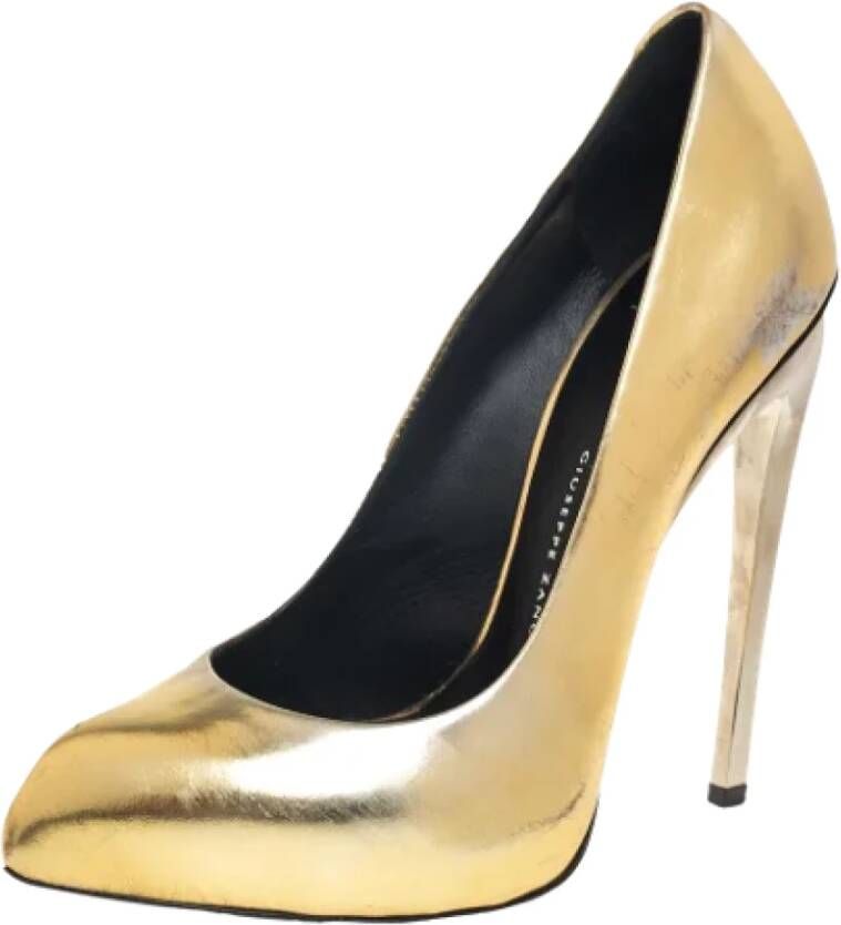 Giuseppe Zanotti Pre-owned Leather heels Yellow Dames