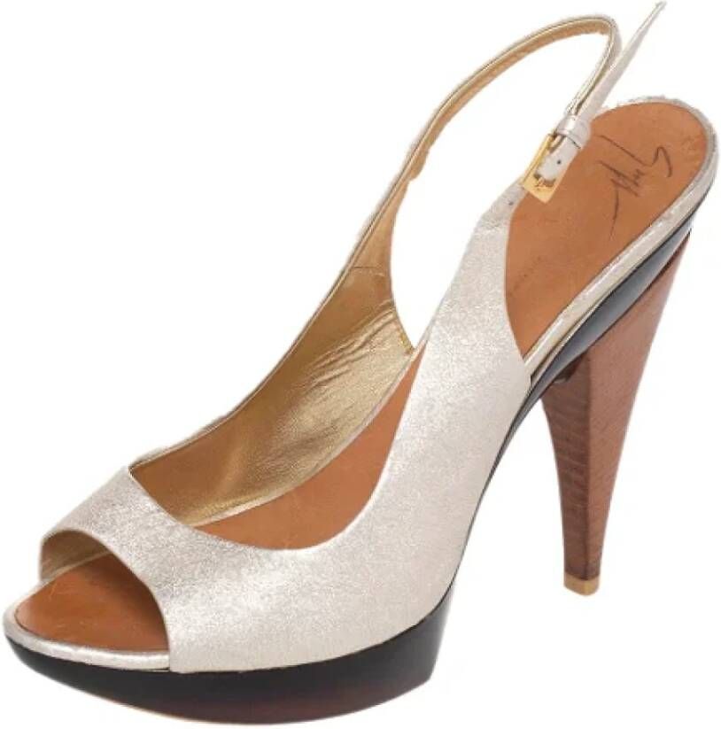 Giuseppe Zanotti Pre-owned Leather sandals Yellow Dames