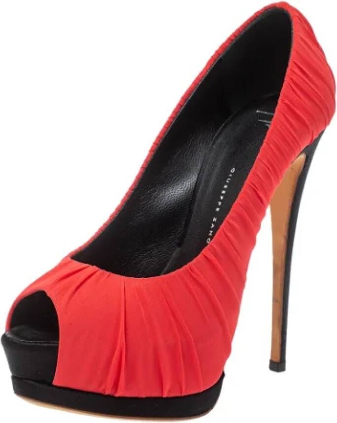 Giuseppe Zanotti Pre-owned Silk heels Red Dames