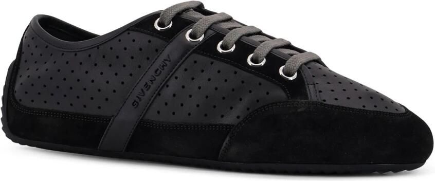 Givenchy Zwarte Sneakers Veters Logo Geperforeerd Italië