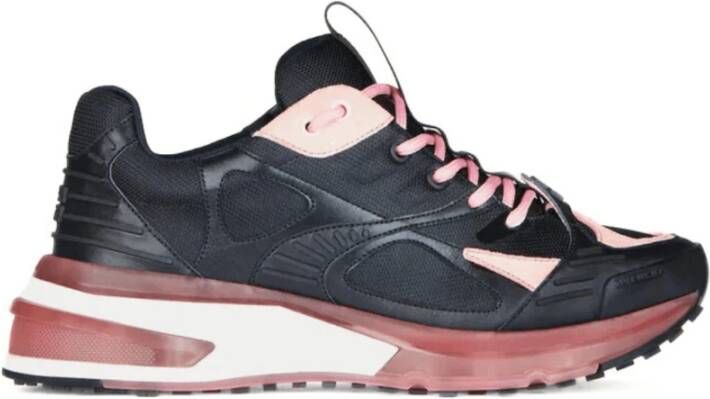 Givenchy Zwarte Mesh Sneakers met Unieke Details