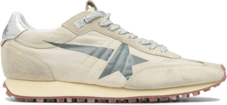 Golden Goose Beige Sneakers met Sterontwerp