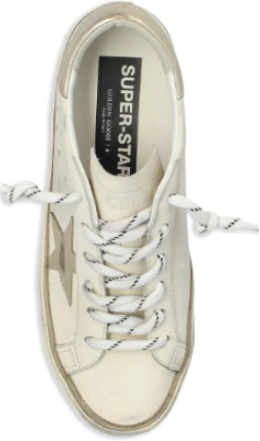 Golden Goose Beige Sneakers met Front Lace Sluiting
