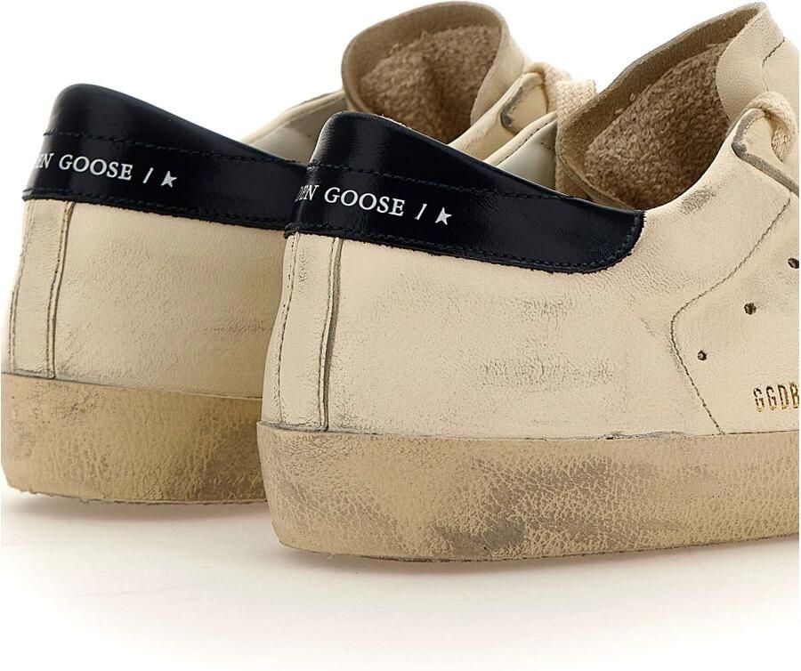 Golden Goose Fashionable Low-Top Sneakers with Star Accent and Lace-Up Closure - Foto 3