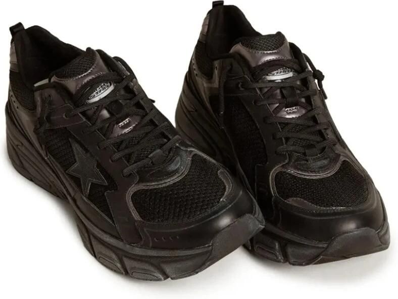 Golden Goose Zwarte Sneakers met Veters en Sterpatch
