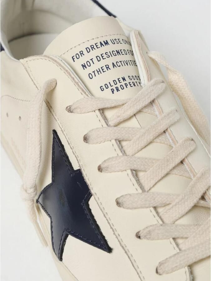 Golden Goose Fashionable Low-Top Sneakers with Star Accent and Lace-Up Closure - Foto 5
