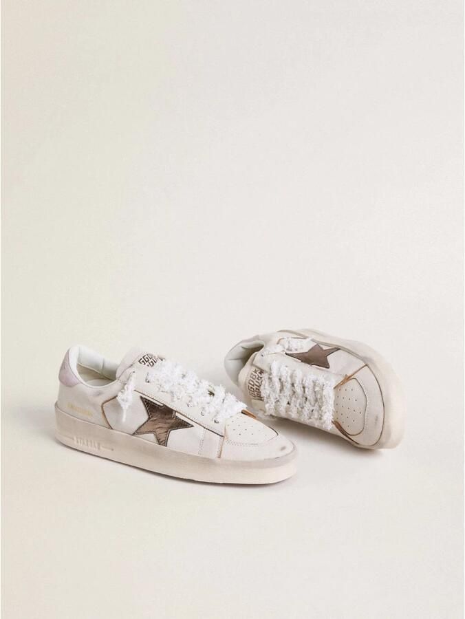 Golden Goose Low-Top Sneakers Vintage-Inspired Distressed Sneakers With Prominen in beige - Foto 2