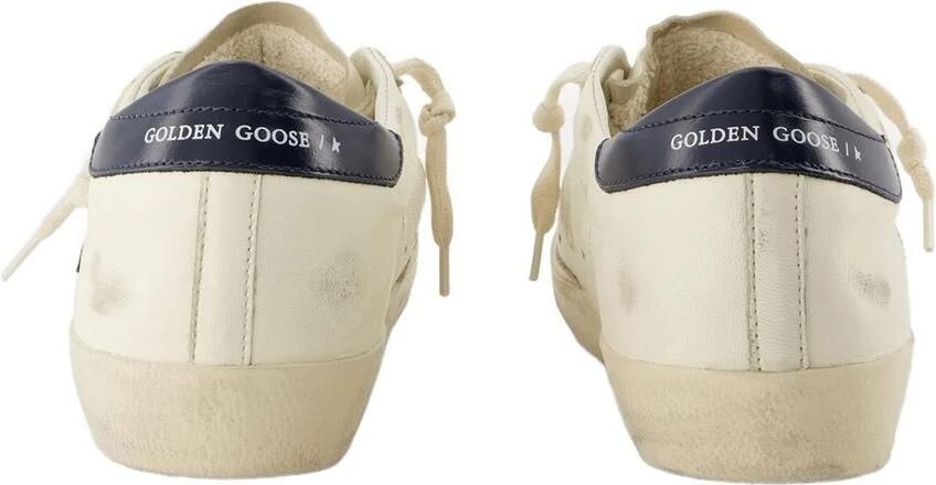 Golden Goose Fashionable Low-Top Sneakers with Star Accent and Lace-Up Closure - Foto 7
