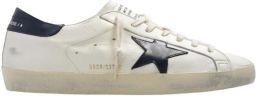 Golden Goose Fashionable Low-Top Sneakers with Star Accent and Lace-Up Closure