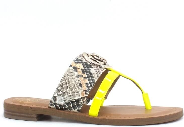 Guess Flip Flop