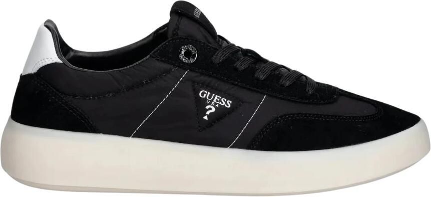GUESS Sneakers laag 'PARLET' zwart wit