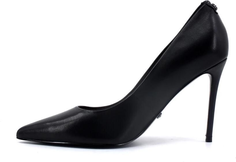 Guess Pumps
