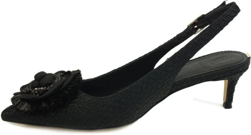 Guess Pumps