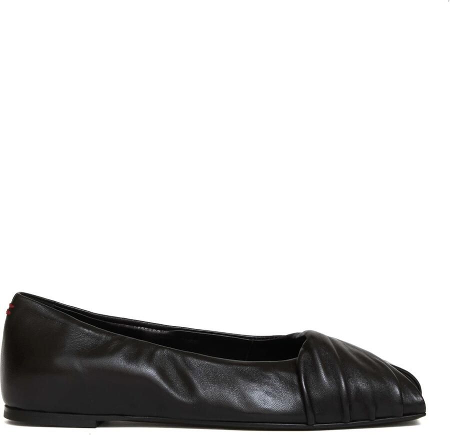 Halmanera ballerina spuntata pelle nera