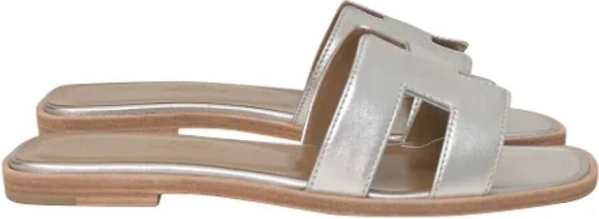 Hermès Vintage Pre-owned Leather sandals Gray Dames