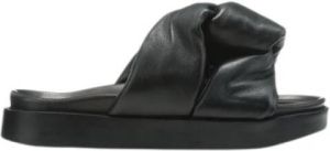 INUIKII Sandalen Soft Crossed in black