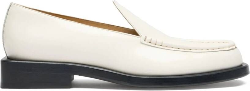Jacquemus Platte schoenen in zwart en wit