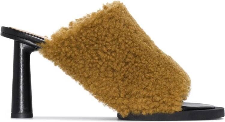 Jacquemus Sandalen met hoge hakken en shearling-details Bruin Dames
