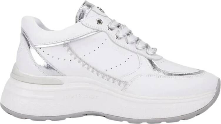 Janet & Janet Chunky Witte Leren Sneakers met Metalen Details