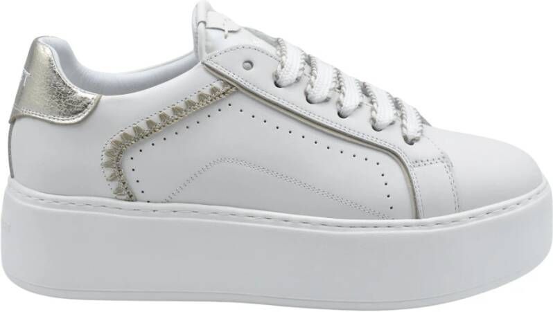 Janet & Janet Goud Witte Veterschoenen Elegante Stijl
