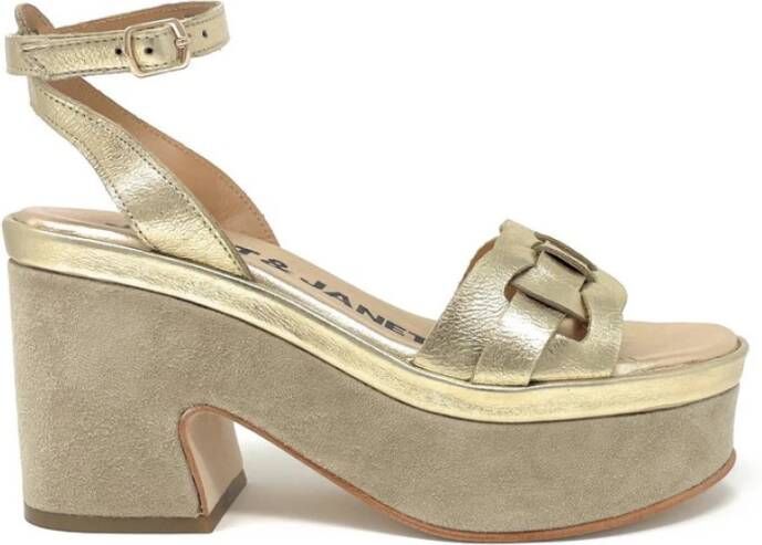 Janet & Janet Gouden suède platform sandalen met enkelband