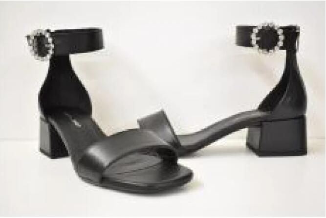 Janet & Janet Lage Schoenen Zwart Dames