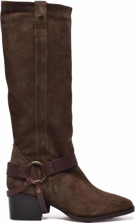 Janet & Janet Stivale in Suede