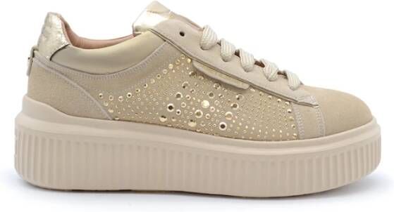 Janet & Janet Sneakers van suède in zandkleur met platformzool