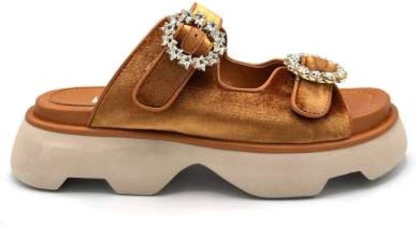 Jeannot Fluweel sandaal met strass gespen Brown Dames