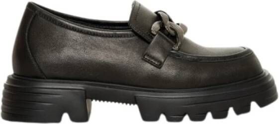 Jeannot Zwarte leren mocassin met kettingdetail