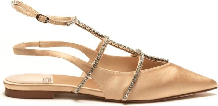 Jeffrey Campbell Verhoog je zomerse stijl met platte satijnen sandalen Beige Dames