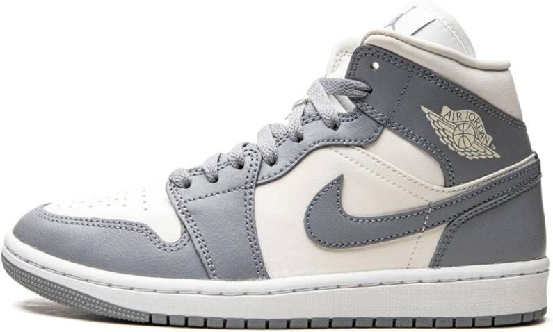 Jordan Grijze Sail Mid Leren Sneakers Grijs