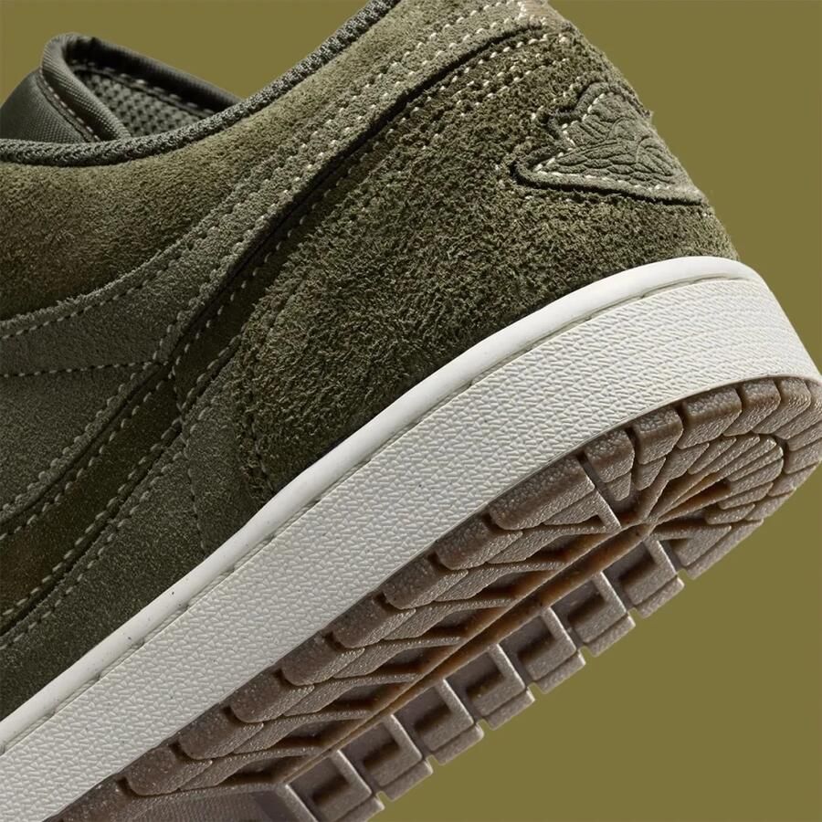 Jordan 1 Low SE Craft Suede Sneakers - Foto 2
