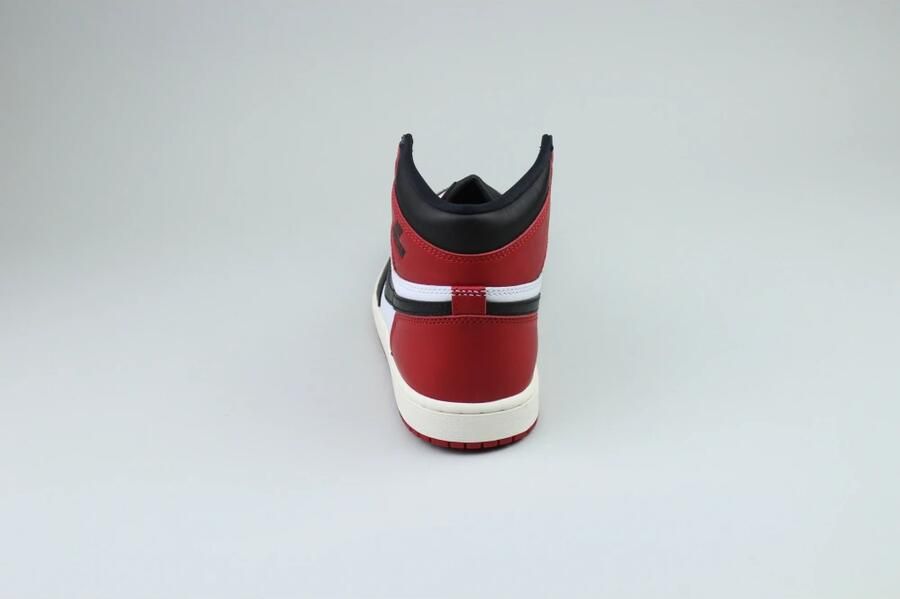 Nike Air Jordan 1 Retro High OG (Black Toe Reimagined) - Foto 2