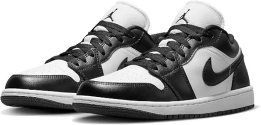 Jordan Klassieke Sneakers met Moderne Twist Zwart Dames