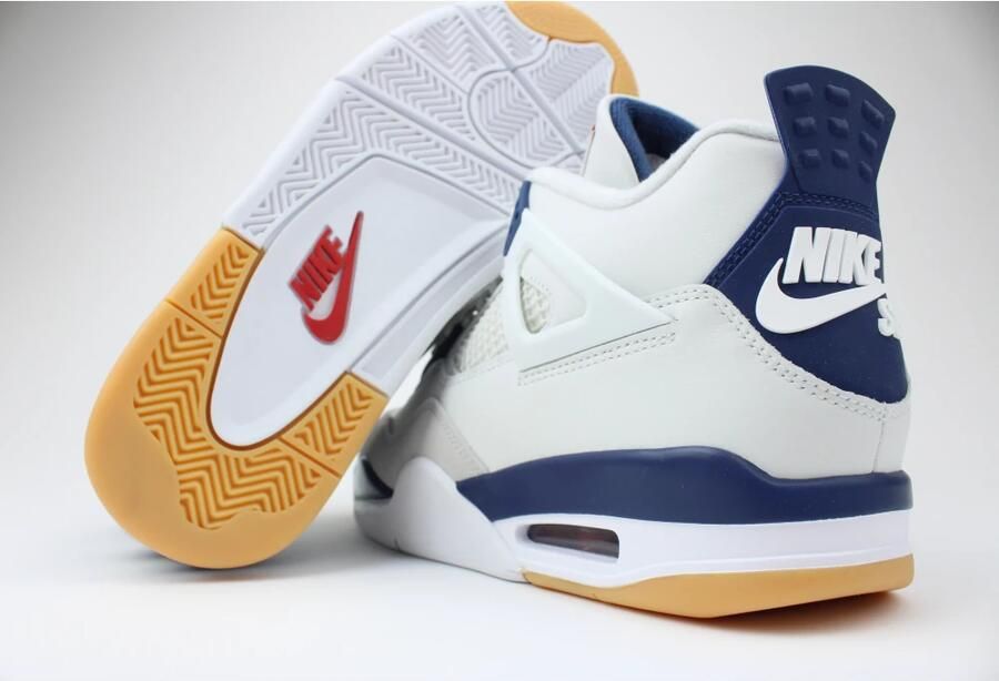 Jordan Navy SB x Air 4 Sneaker - Foto 3