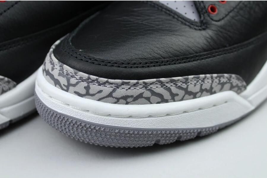 Nike Air Jordan 3 Retro OG 'Black Cement' (2024) - Foto 3