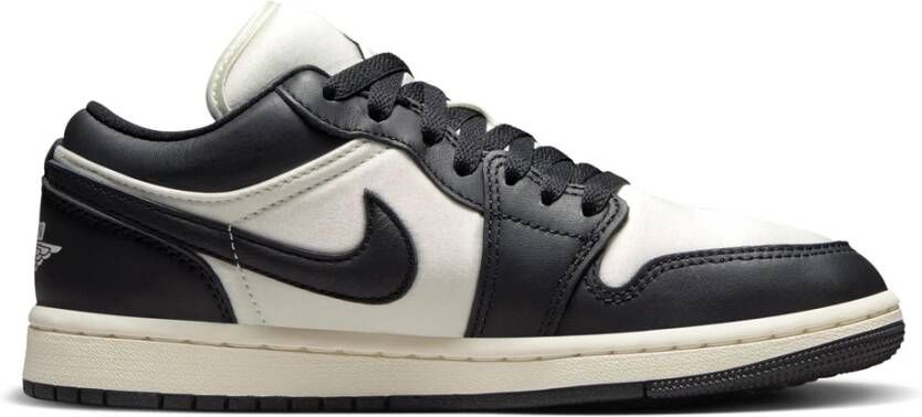 Jordan Lage SE Wmns Zeil Zwart Sneakers