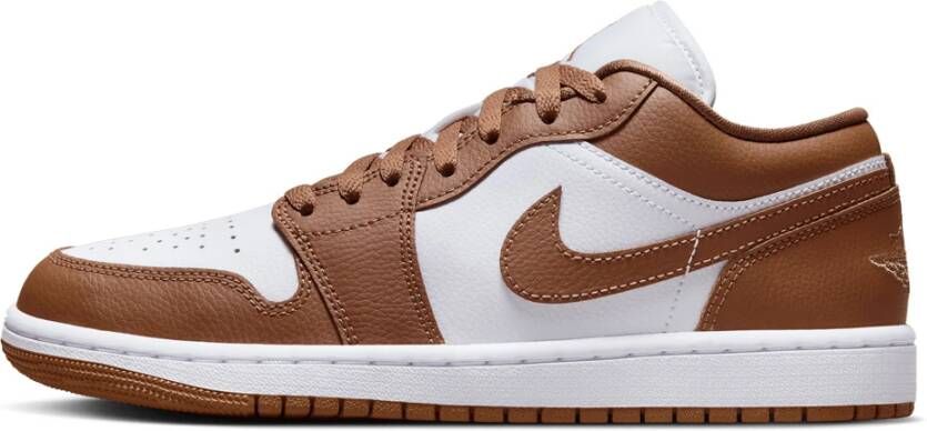 Jordan 1 Low Dames Schoenen Bruin Maat: 36.5 Leer Synthetisch Foot Locker