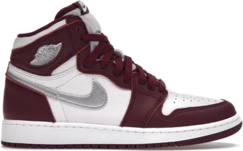 Jordan Luxe Burgundy Sneakers voor Vrouwen Rood Dames